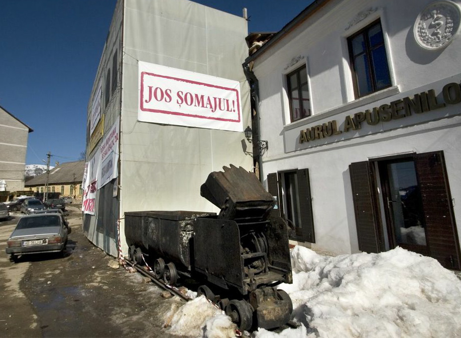 Down with unemployment! - pro-Rosia Montana gold mine billboards at home, while outside Transylvania the PR strategy uses ex-White House staff, top diplomats and a pinch of stardust (picture: Crina Boros)